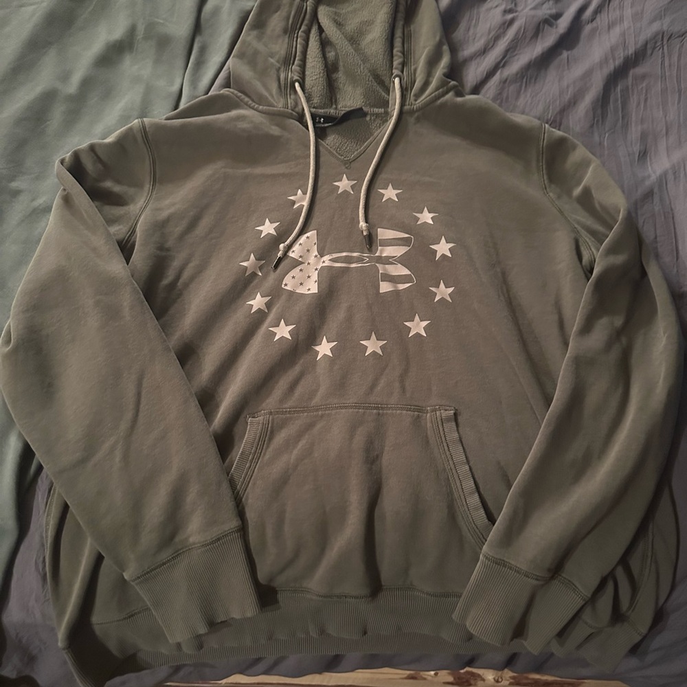 Under Armour Women’s Olive Hoodie with Star Design